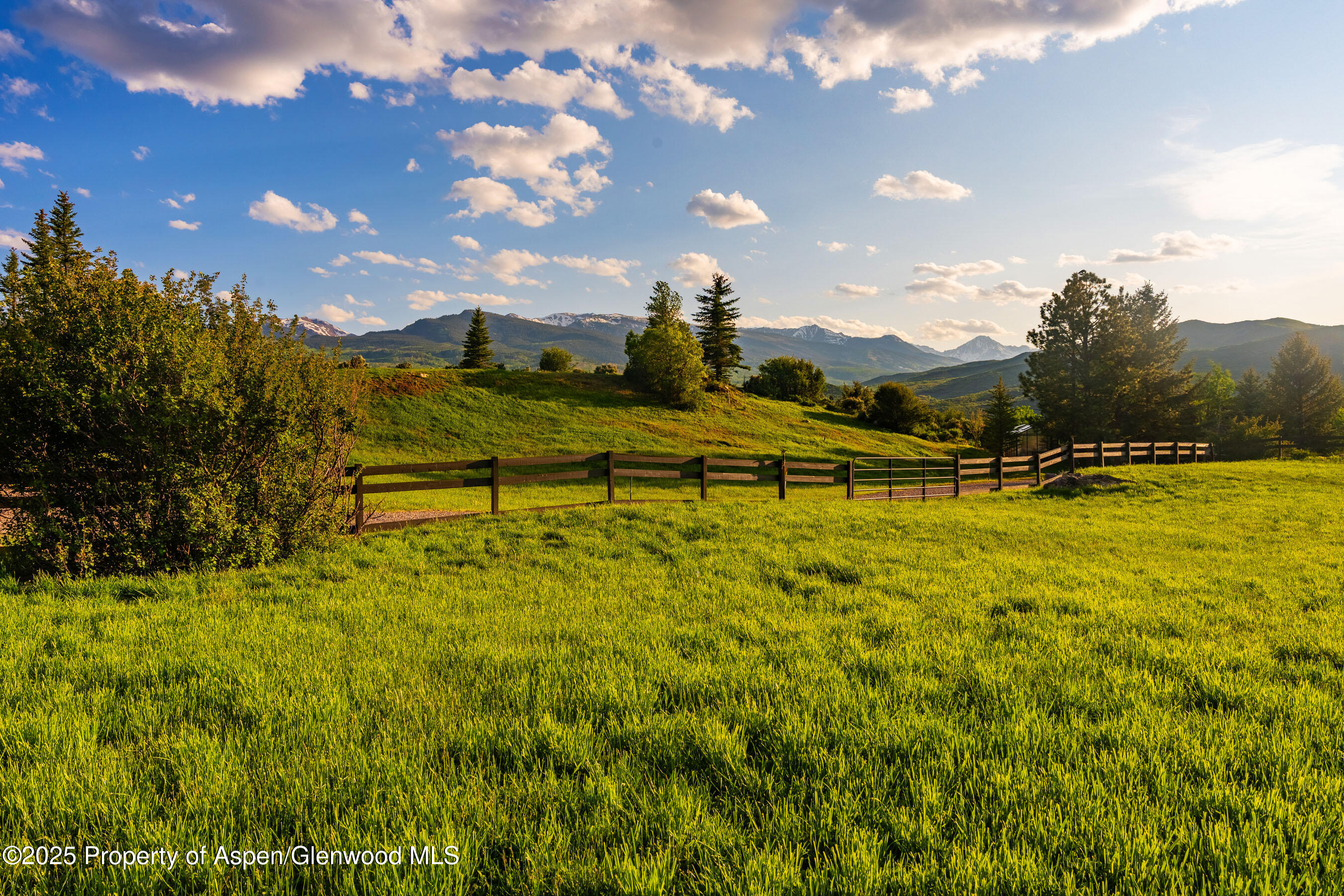 26 Bunker Loop Aspen, CO 81612 - Photo 8 of 103 a view of an ocean with a mountain