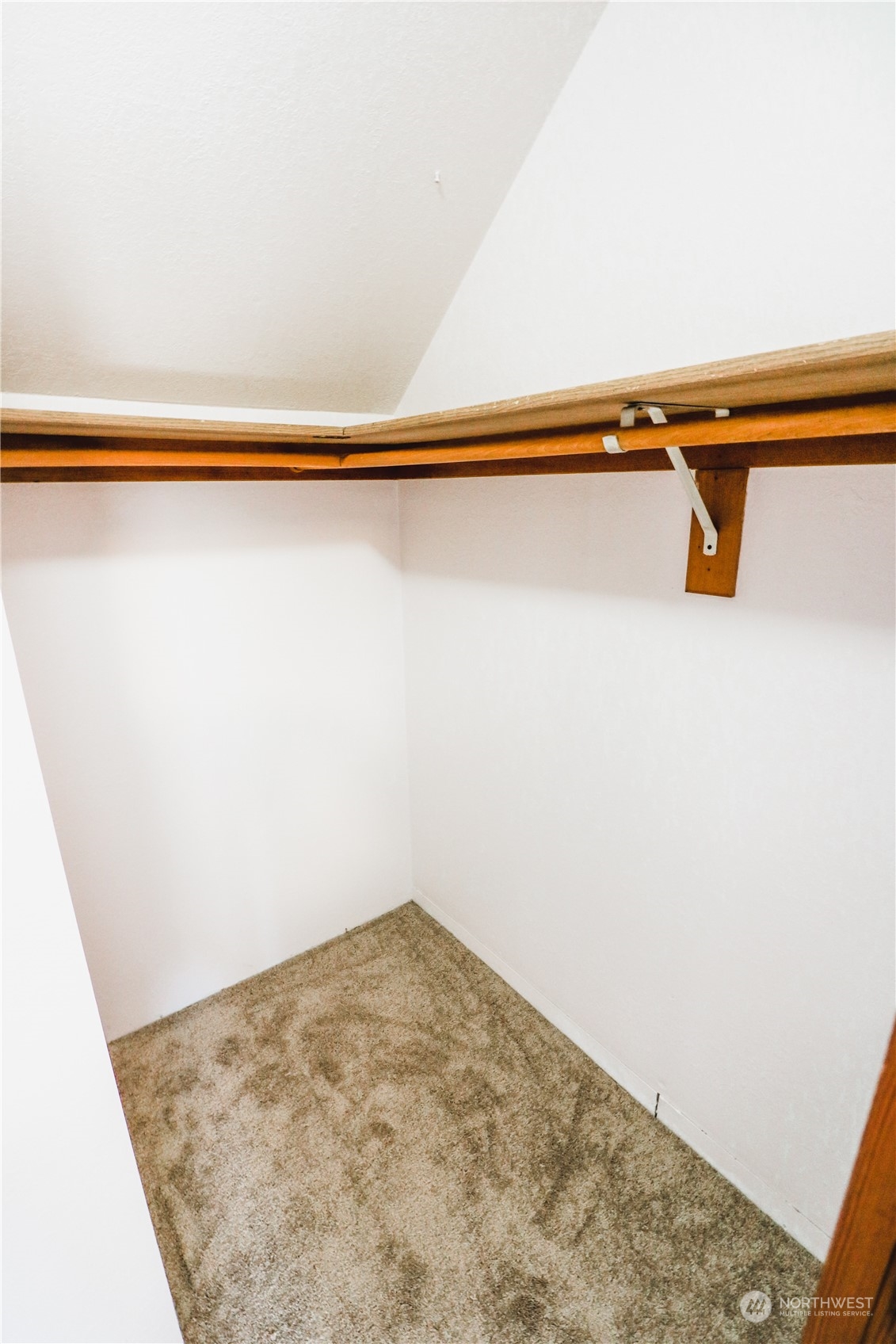 107 South M Street Aberdeen, WA 98520 - Photo 19 of 24 a view of a room
