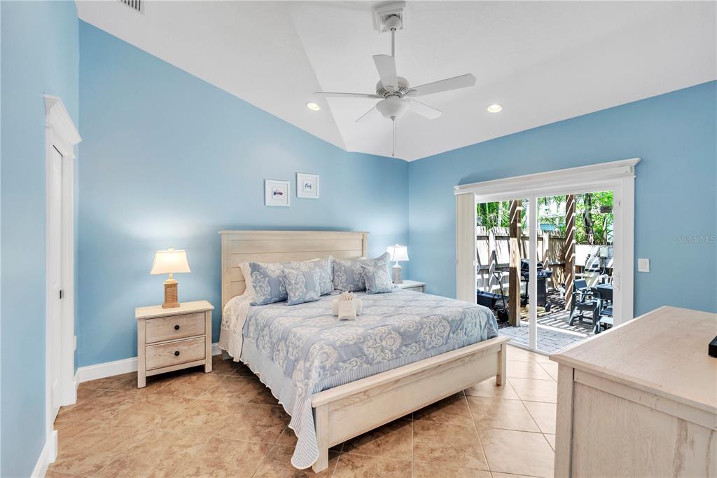 302 67th Street Holmes Beach, FL 34217 - Photo 16 of 38