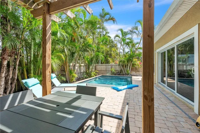 a view of a yard with seating area