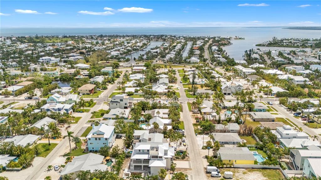 302 67th Street Holmes Beach, FL 34217 - Photo 35 of 38