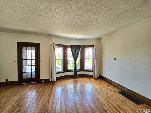 $1,800 | 891 Richmond Avenue, Buffalo, NY 14222