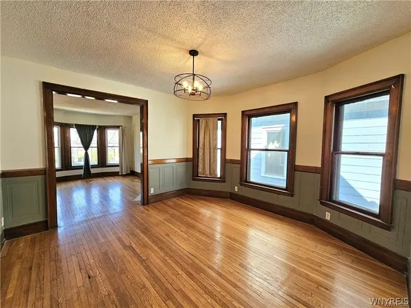 $1,800 | 891 Richmond Avenue, Buffalo, NY 14222