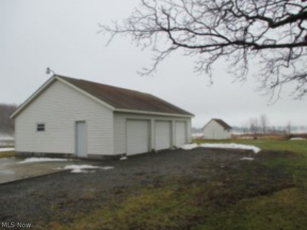5633 Phillips Rice Road Cortland, OH 44410 - Photo 3 of 20 Gallery Image 3