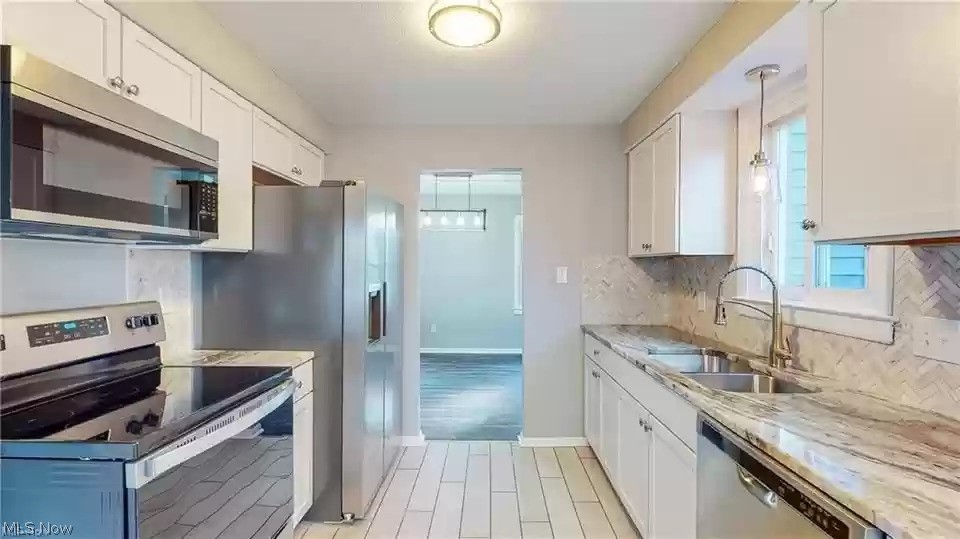 4062 Bayard Road Cleveland, OH 44121 - Photo 7 of 22