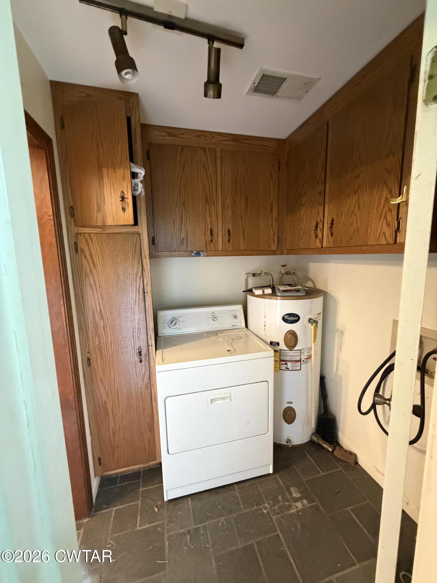 1321 Old Humboldt Road Jackson, TN 38305 - Photo 29 of 31 In law laundry