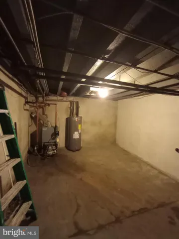 a view of a livingroom with an empty space