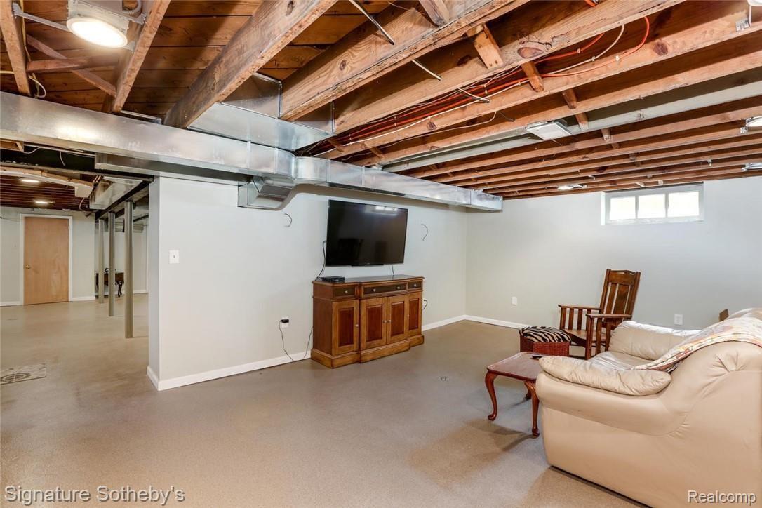 641 Washington Road Grosse Pointe, MI 48230 - Photo 38 of 44 641 Washington Rd Grosse-large-036-33-641 Washington Road Grosse-1500x1000-72dpi.jpg