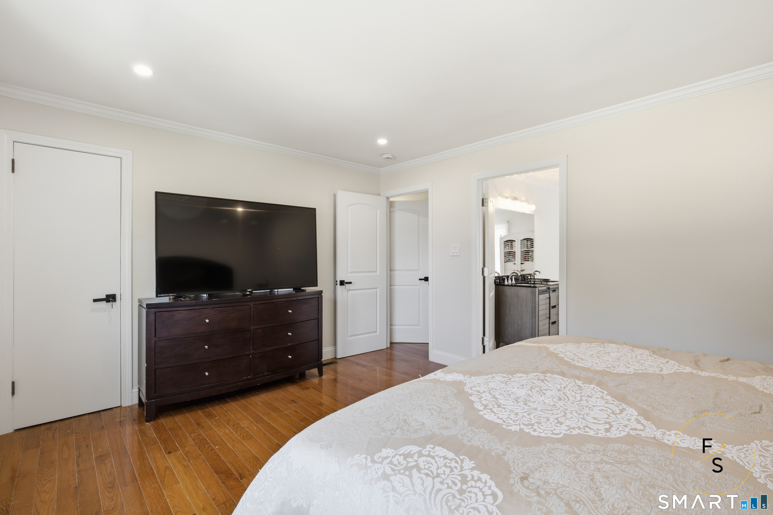 24 Gaspee Road Bridgeport, CT 06606 - Photo 11 of 30