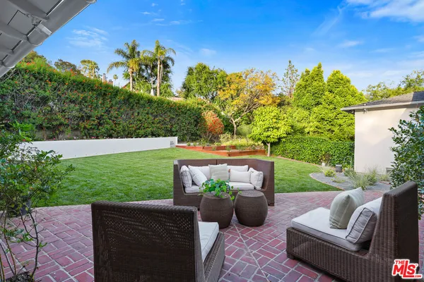 $1,898,000 | 1609 Las Flores Drive, Glendale, CA 91207