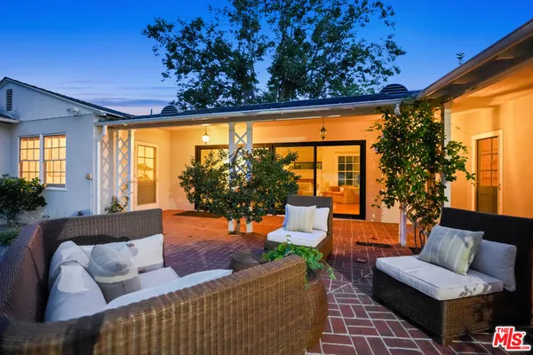 $1,898,000 | 1609 Las Flores Drive, Glendale, CA 91207