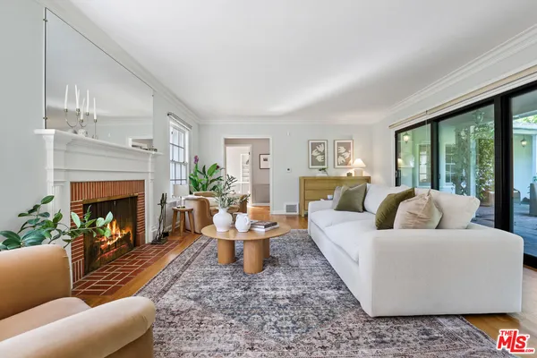 $1,898,000 | 1609 Las Flores Drive, Glendale, CA 91207