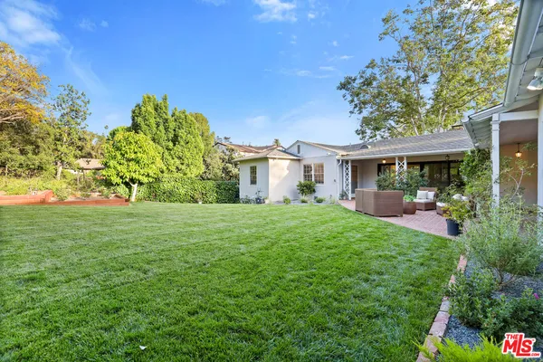 $1,898,000 | 1609 Las Flores Drive, Glendale, CA 91207