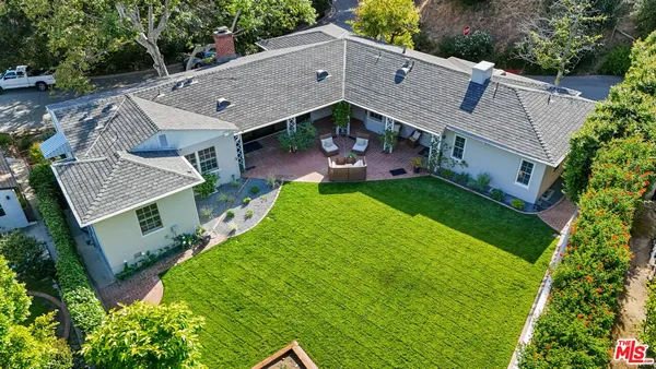 $1,898,000 | 1609 Las Flores Drive, Glendale, CA 91207