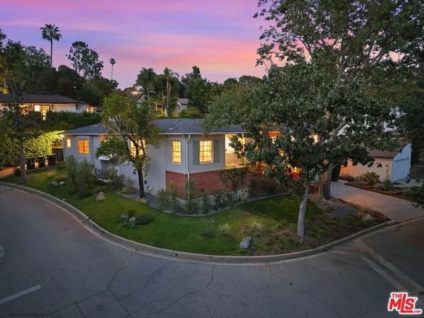 $1,898,000 | 1609 Las Flores Drive, Glendale, CA 91207