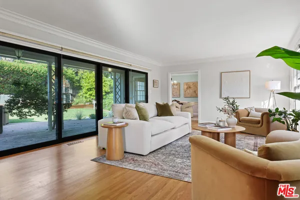 $1,898,000 | 1609 Las Flores Drive, Glendale, CA 91207