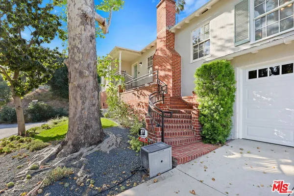 $1,898,000 | 1609 Las Flores Drive, Glendale, CA 91207