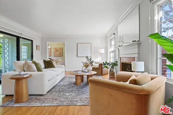 $1,898,000 | 1609 Las Flores Drive, Glendale, CA 91207