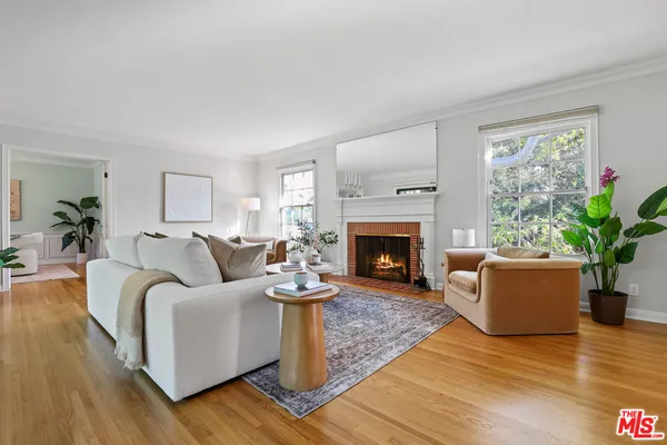 $1,898,000 | 1609 Las Flores Drive, Glendale, CA 91207