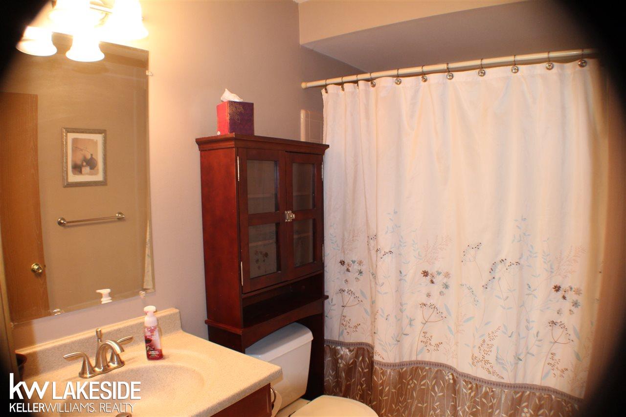 48610 Sugarbush Road New Baltimore, MI 48047 - Photo 14 of 20 31323043-14.JPG