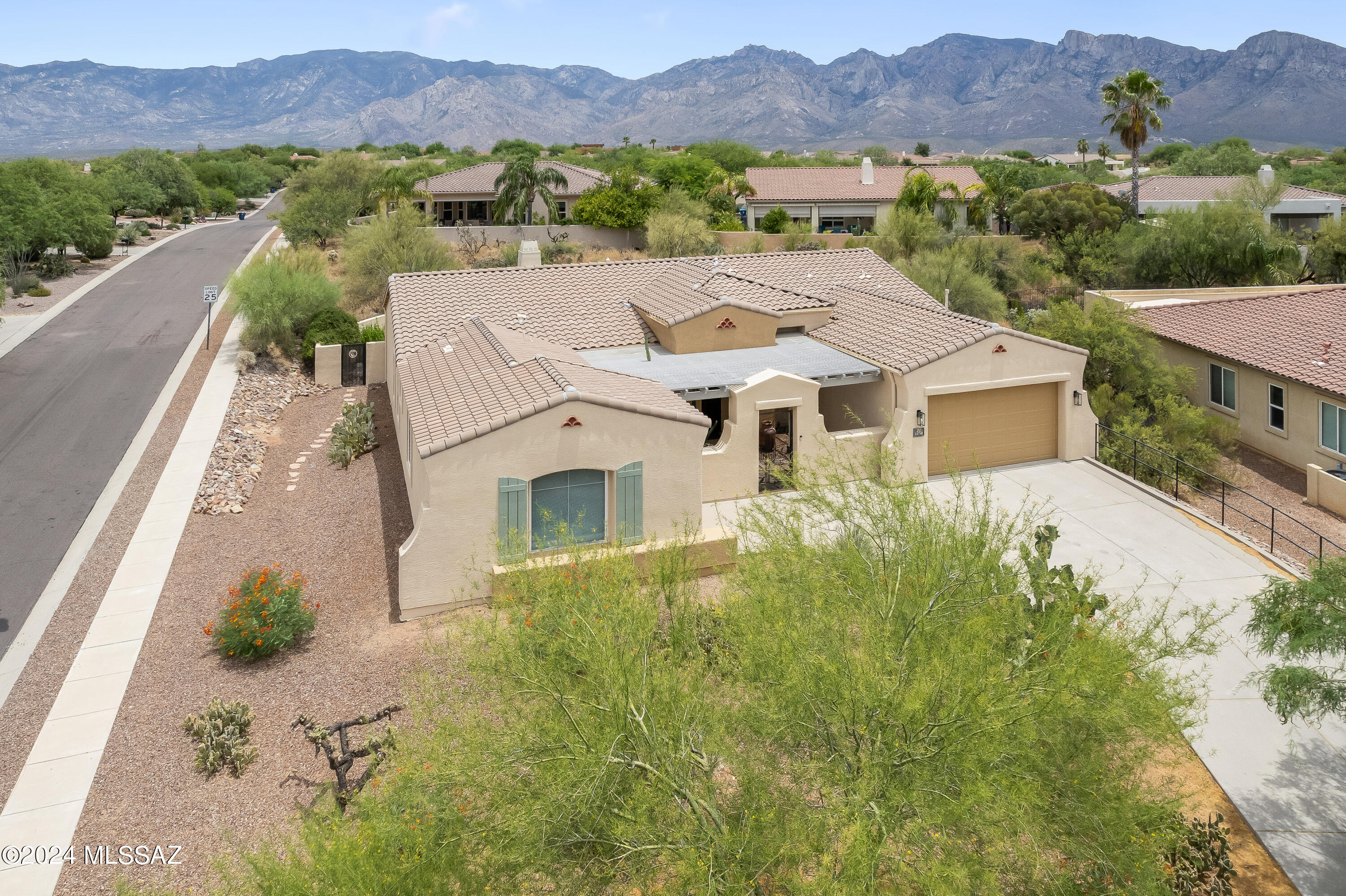 12750 North Morgan Ranch Road Oro Valley, AZ 85755 - Photo 3 of 44