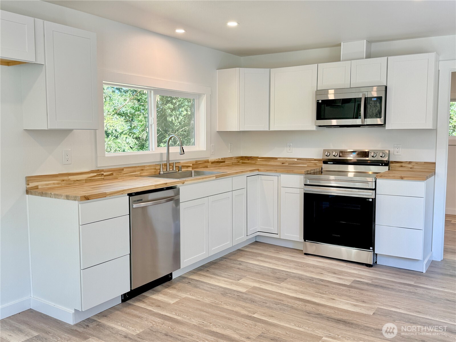 3809 Cabrant Road Everson, WA 98247 - Photo 7 of 40