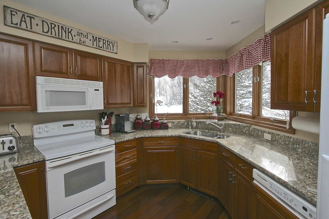 256 Crawford Ridge Road, Unit 5 Carroll, NH 03595 - Photo 12 of 40