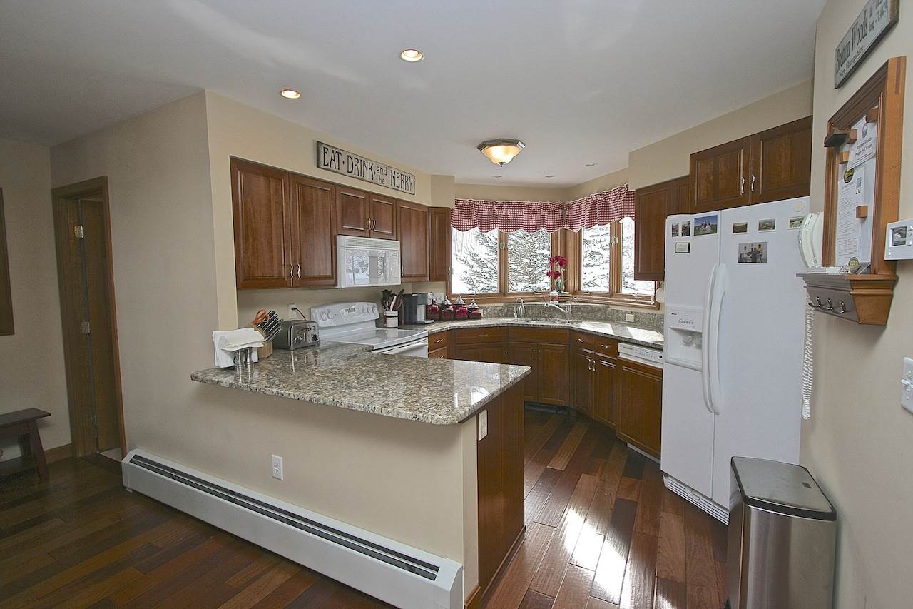 256 Crawford Ridge Road, Unit 5 Carroll, NH 03595 - Photo 10 of 40