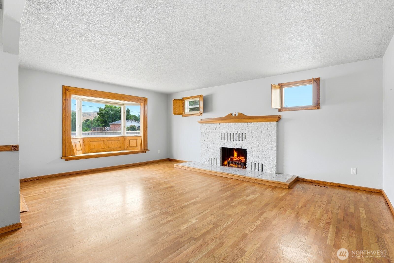 4101 Ahtanum Road Yakima, WA 98903 - Photo 5 of 38
