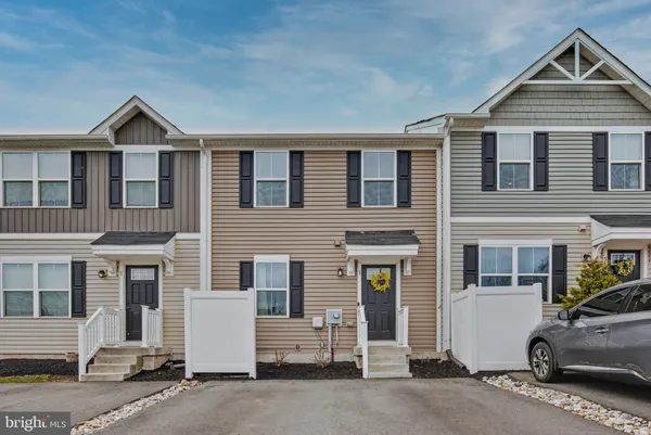 $350,000 | 3 Castle Drive, Gilbertsville, PA 42044