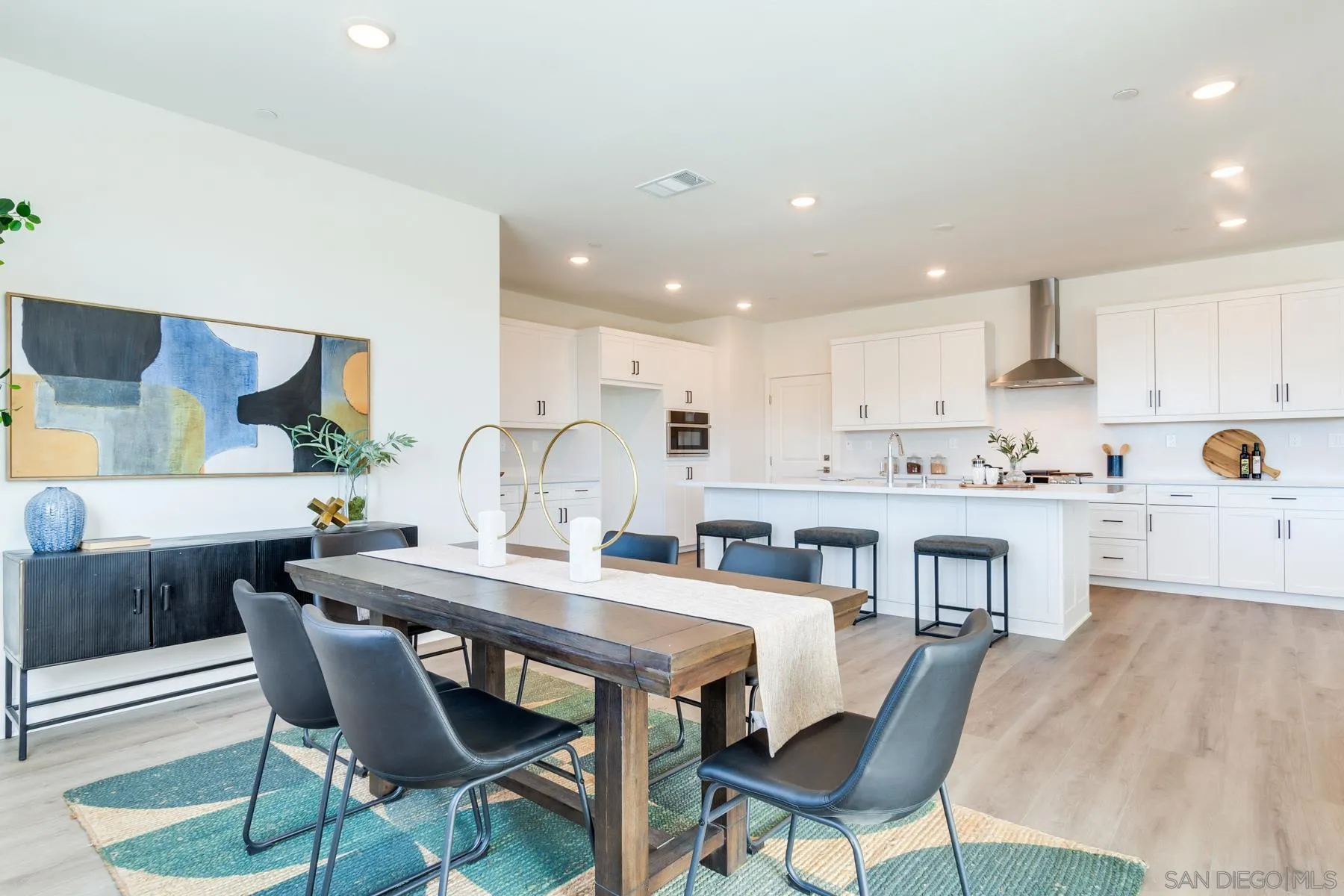 684 Meadowood Street Fallbrook, CA 92028 - Photo 11 of 25