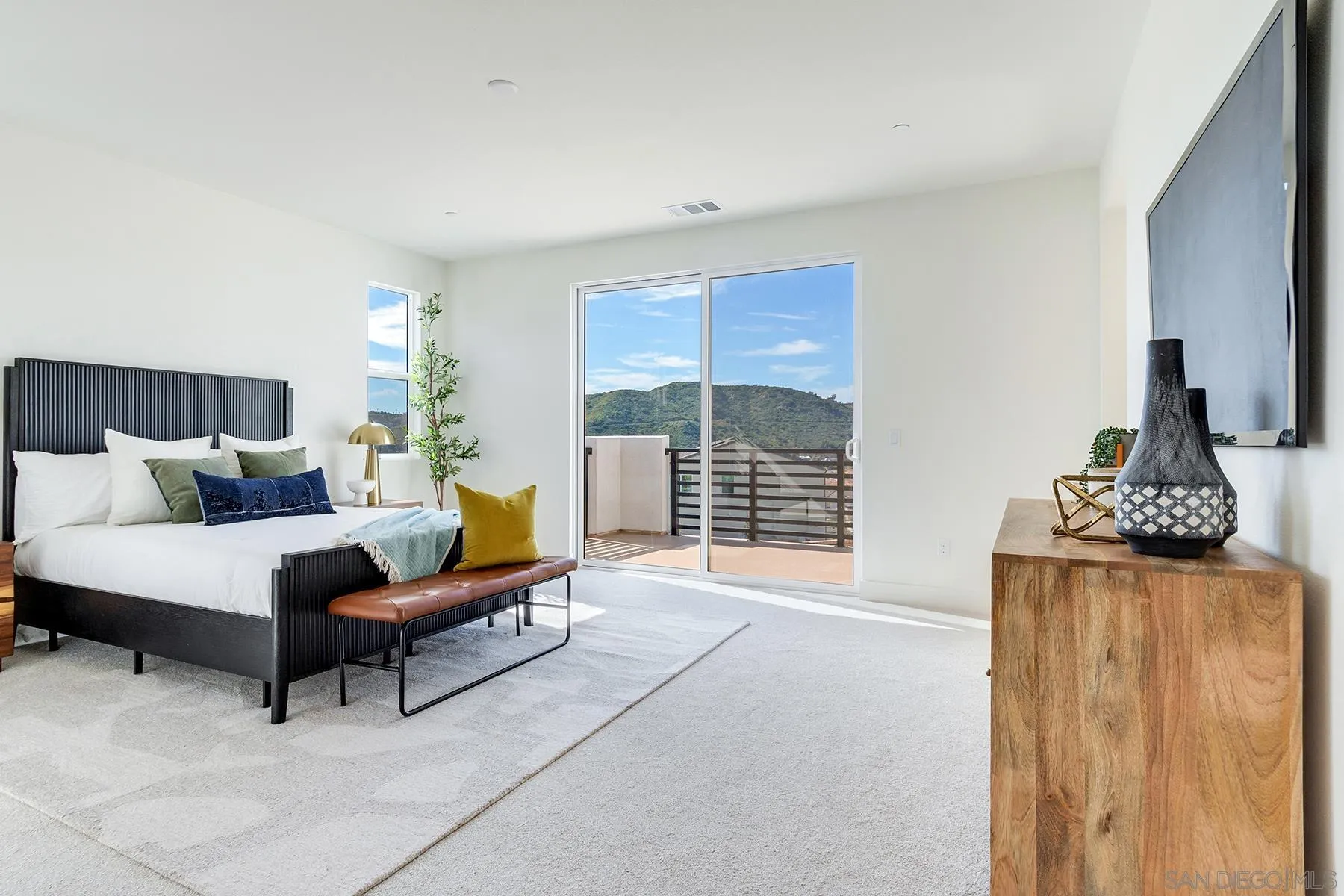 684 Meadowood Street Fallbrook, CA 92028 - Photo 14 of 25