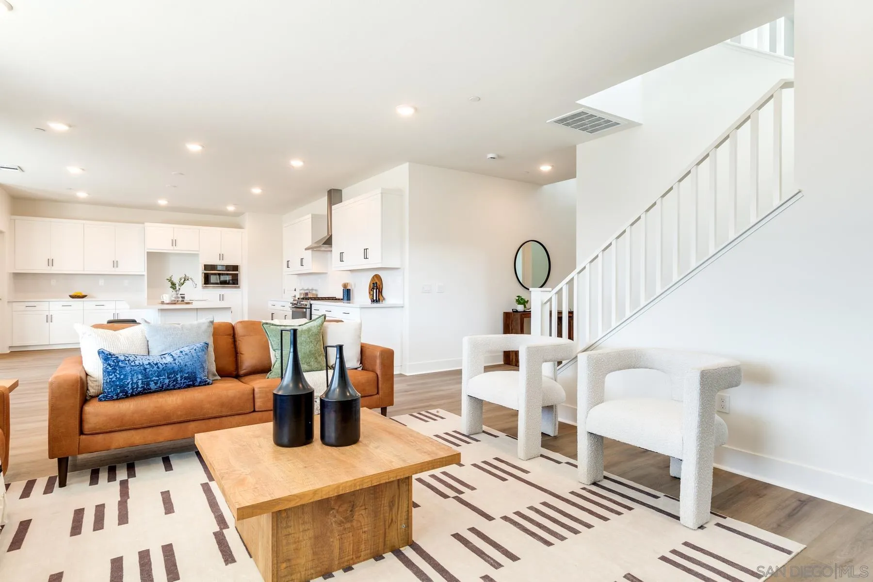 684 Meadowood Street Fallbrook, CA 92028 - Photo 3 of 25