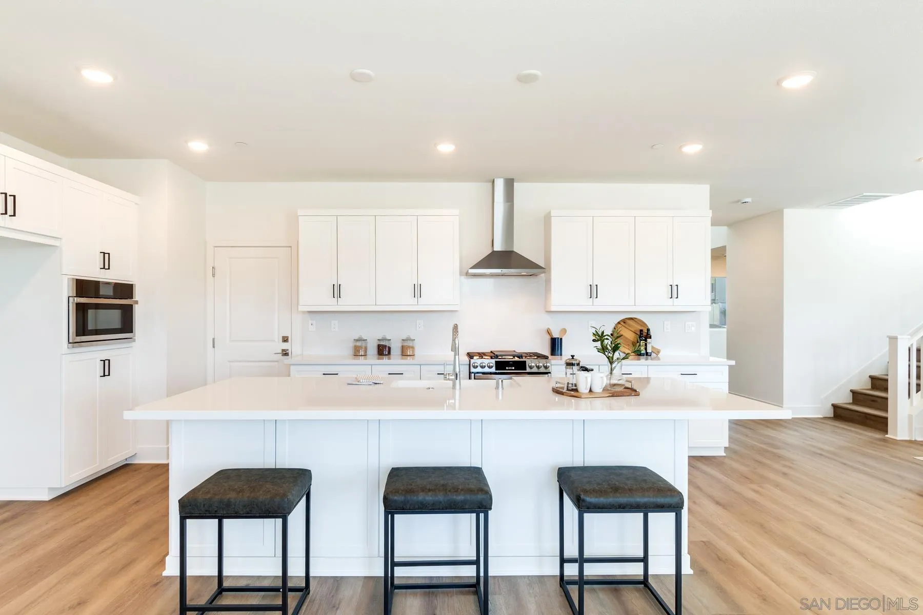 684 Meadowood Street Fallbrook, CA 92028 - Photo 6 of 25