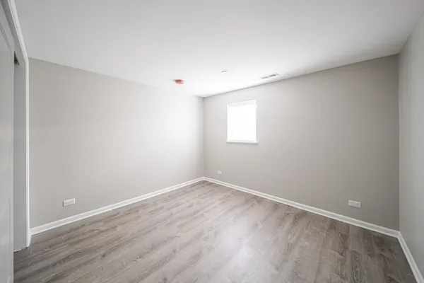 $2,400 | 5 South Virginia Road, Unit 1, Crystal Lake, IL 60014
