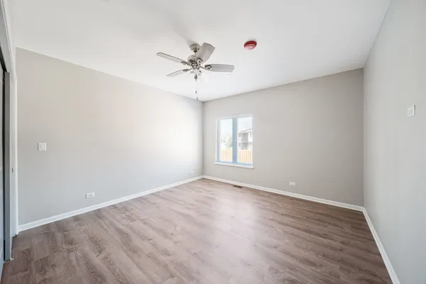 $2,400 | 5 South Virginia Road, Unit 1, Crystal Lake, IL 60014