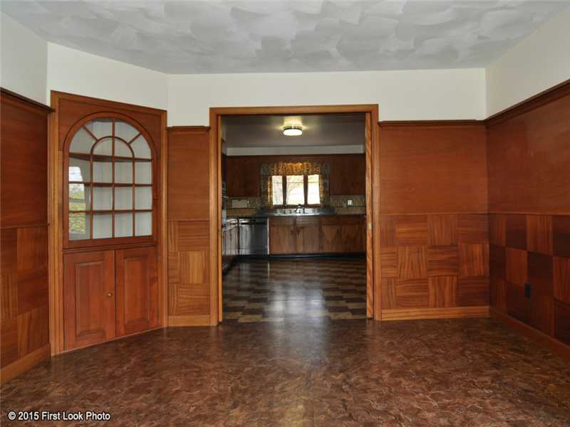 11 Riverside Drive Barrington, RI 02806 - Photo 8 of 25 Dining Room.