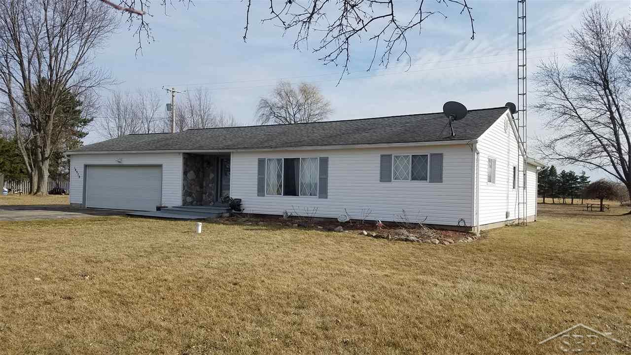 10978 Henderson Road Corunna, MI 48817 - Photo 10 of 11 31374049-9.JPG