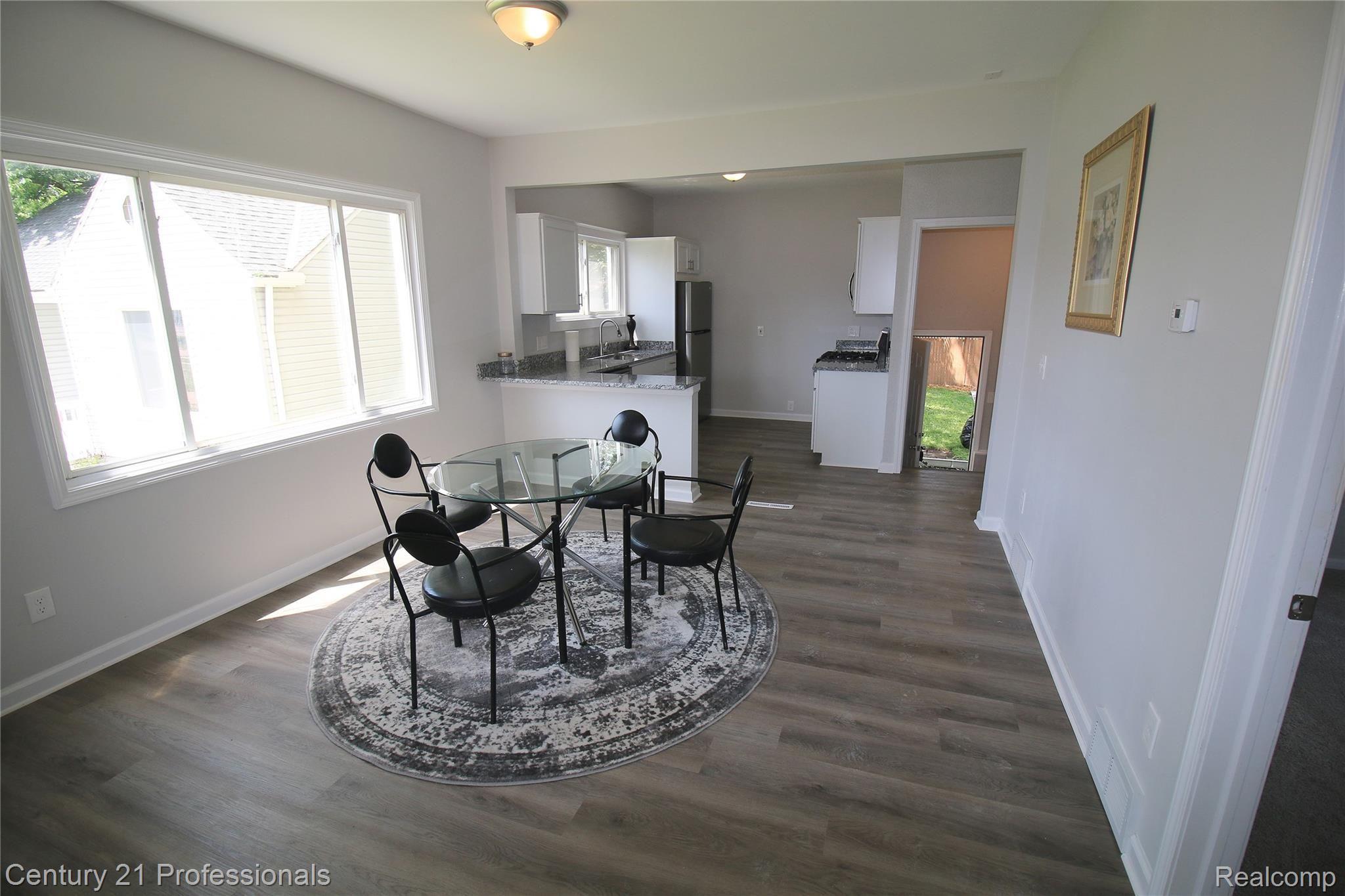 8071 Rivard Avenue Warren, MI 48089 - Photo 4 of 30 8071Rivard06JN03 (9).JPG