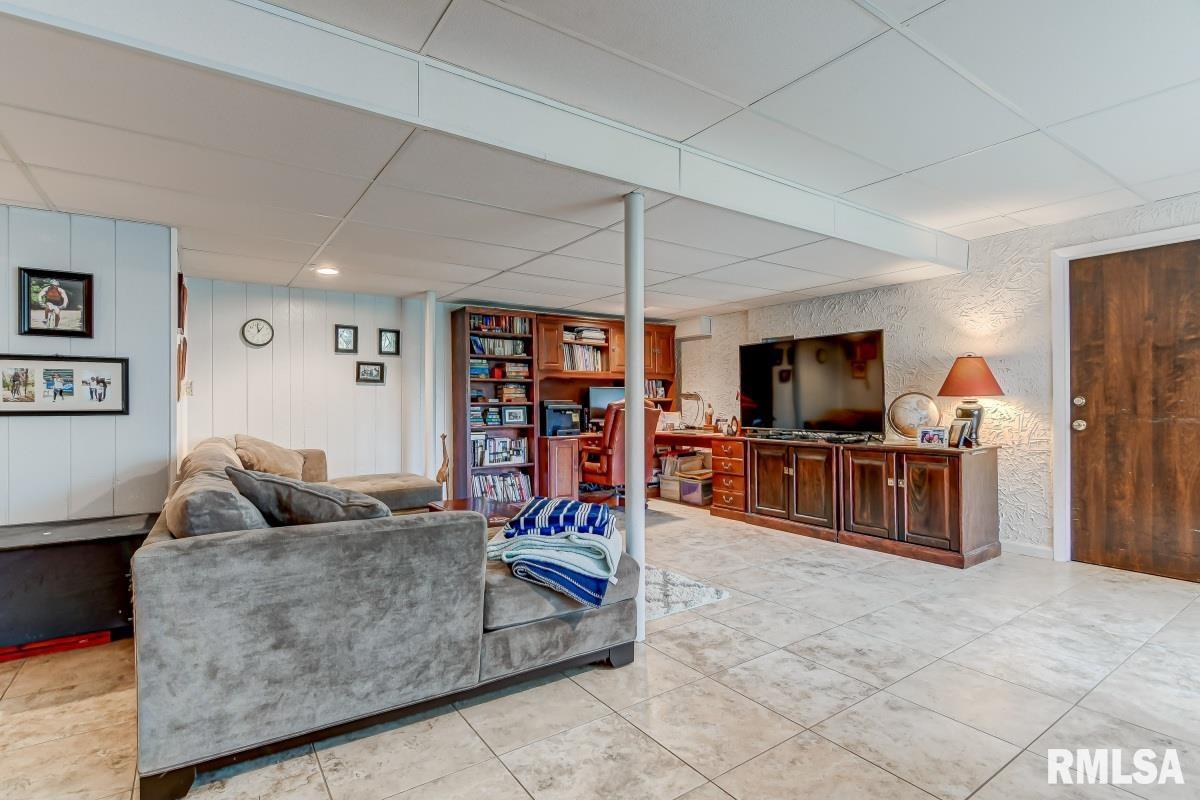 9 Red Bud Lane Springfield, IL 62712 - Photo 44 of 50 Gallery Image 44