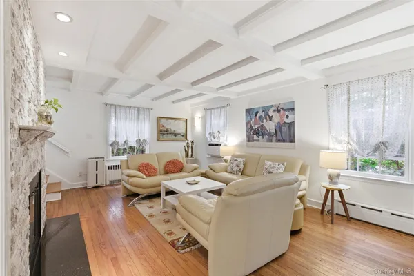 $1,280,000 | 47 Onderdonk Avenue, Manhasset, NY 11030