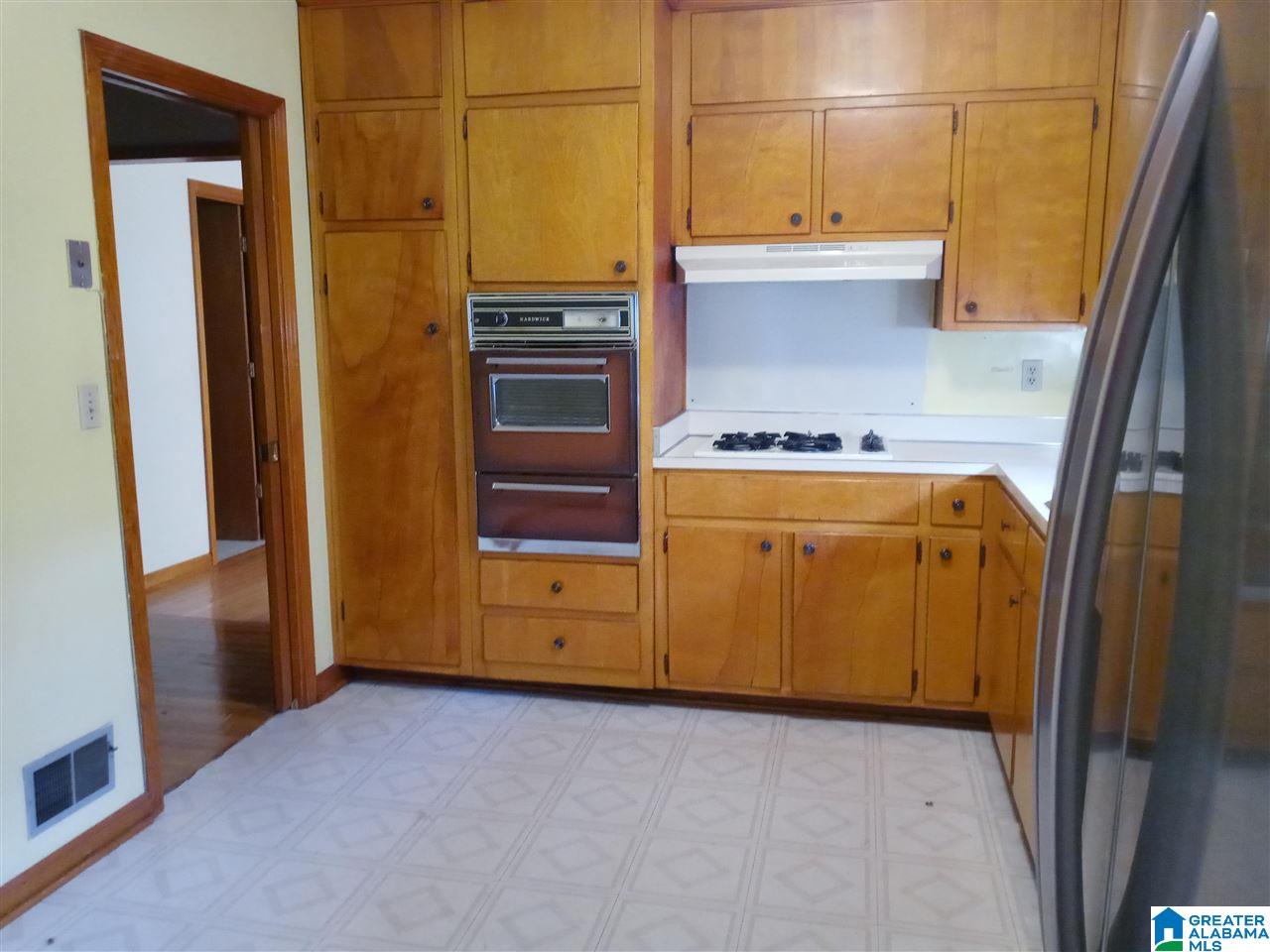 2817 Wenonah Road Southwest Birmingham, AL 35211 - Photo 3 of 3