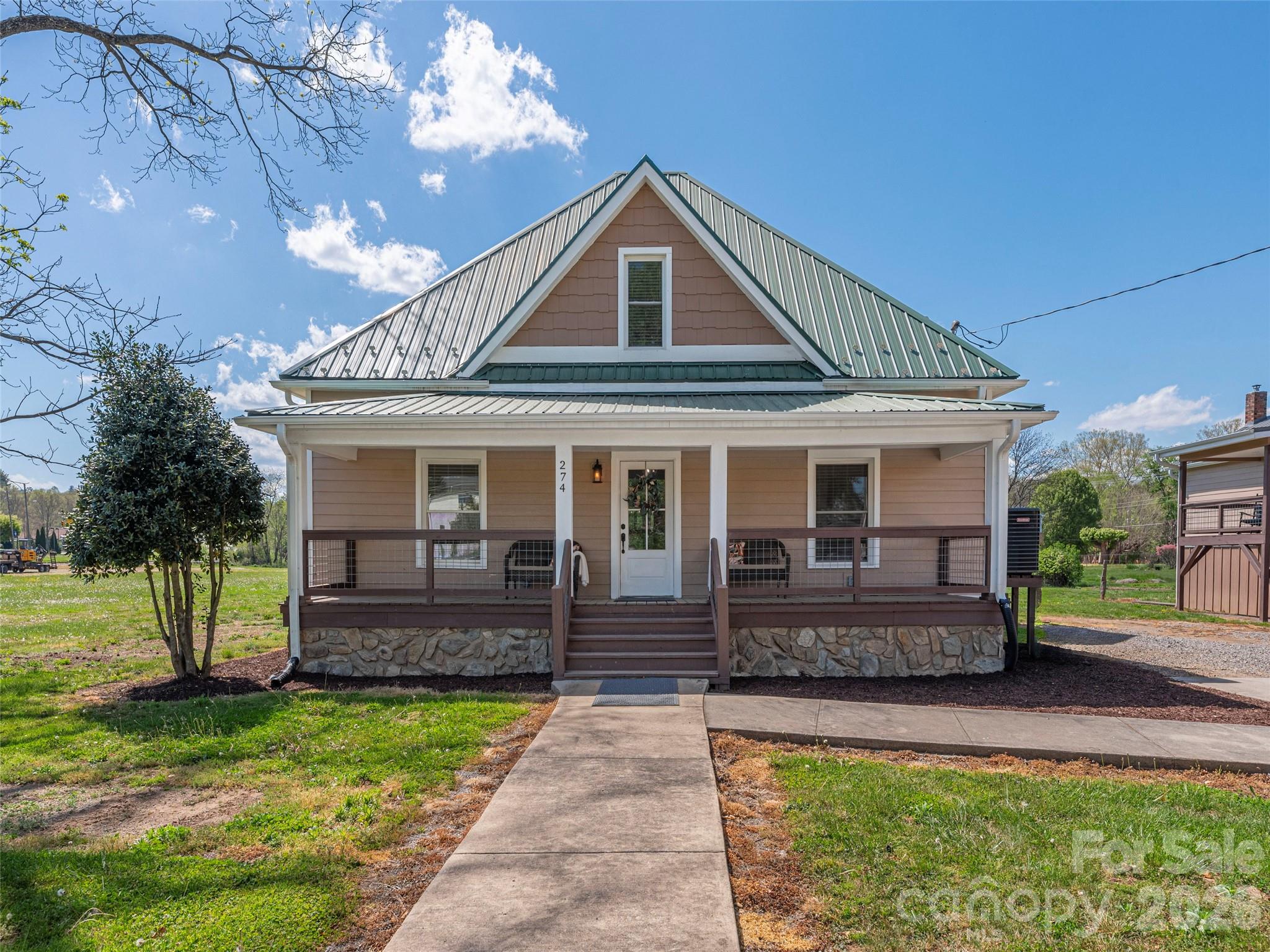 274 Charles Street Clyde, NC 28721 - Photo 2 of 40