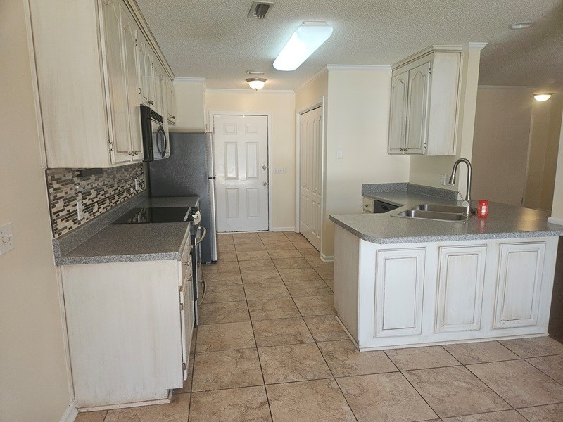 105 Smoke Rise Court Dothan, AL 36305 - Photo 4 of 25