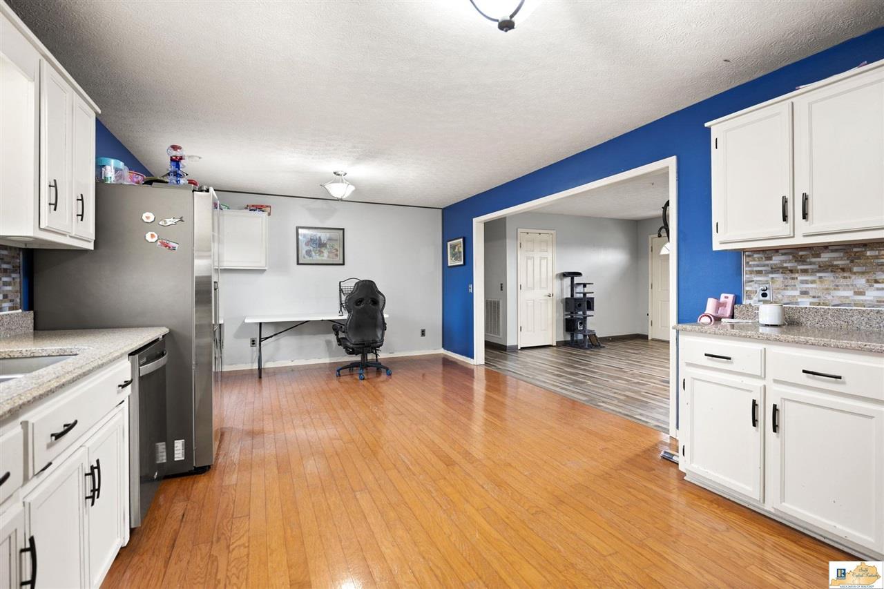 909 Dripping Springs Road Glasgow, KY 42141 - Photo 8 of 78 Gallery Image 8