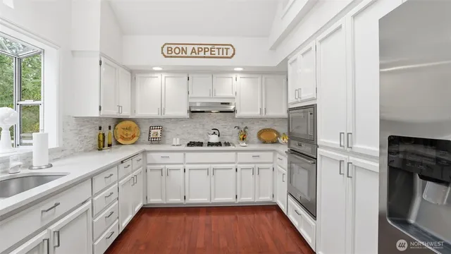 $1,425,000 | 4352 243rd Avenue Southeast, Sammamish, WA 98029