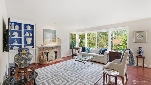 $1,425,000 | 4352 243rd Avenue Southeast, Sammamish, WA 98029