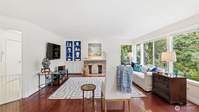 $1,425,000 | 4352 243rd Avenue Southeast, Sammamish, WA 98029