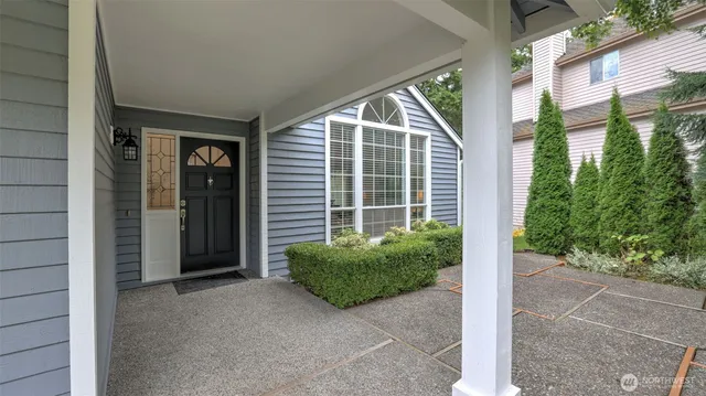 $1,425,000 | 4352 243rd Avenue Southeast, Sammamish, WA 98029