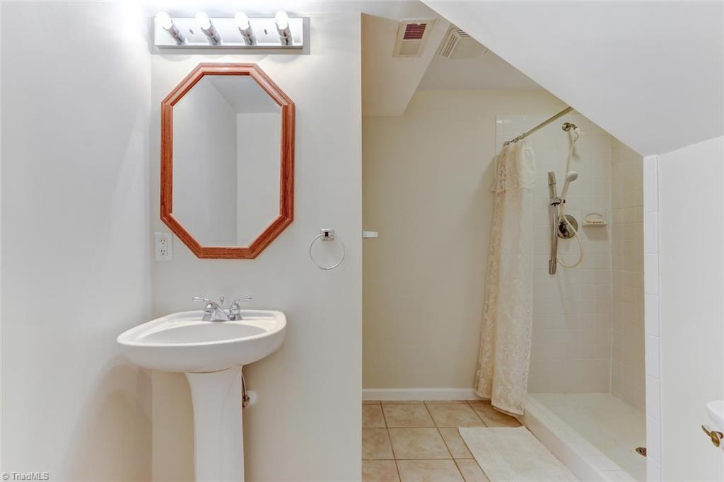 5726 Oak Tree Road Greensboro, NC 27455 - Photo 26 of 30 Gallery Image 26